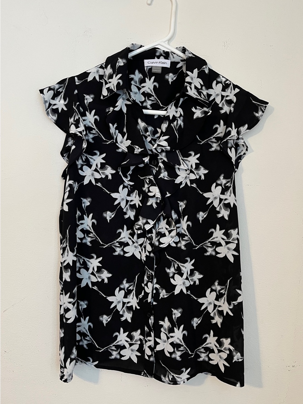 Calvin Klein Black Floral Ruffle-Sleeve Button Blouse size PXS light with button